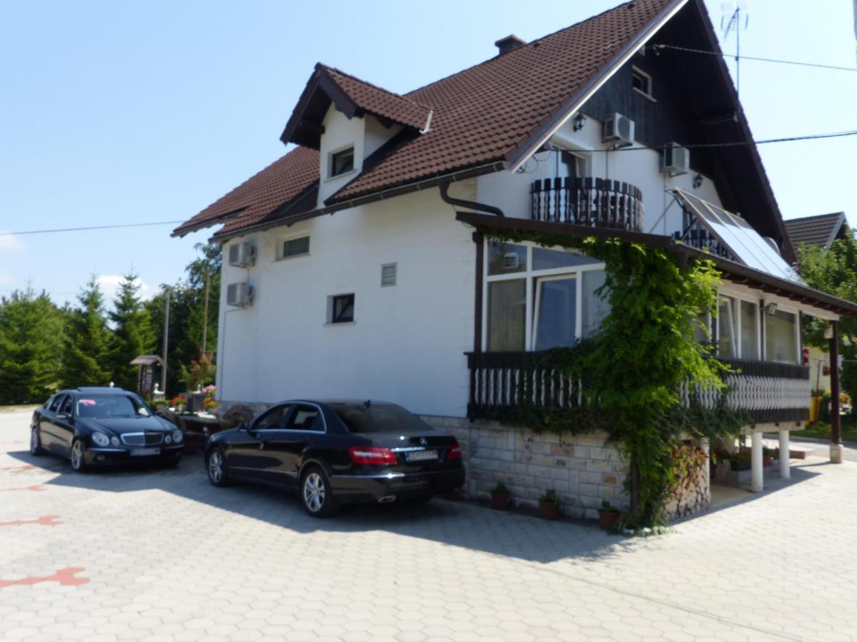 House Pox Hotel Plitvicka Jezera Exterior photo